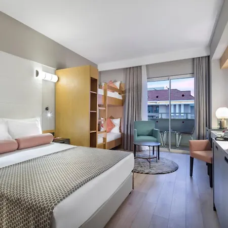 Trendy Aspendos 5* Side