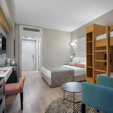 تريندي اسبندوس بيتش منتجع 5*